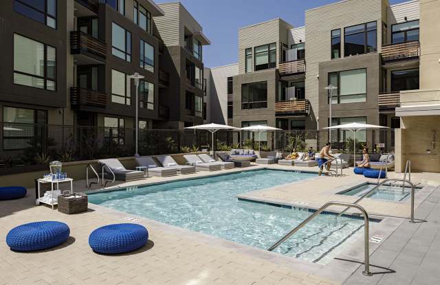 Photo of 100 Moffett