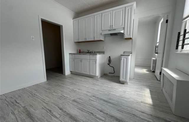 526 Valley Brook Avenue 2nd Floor