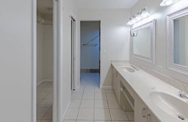 2525 Southwest Egret Pond Circle