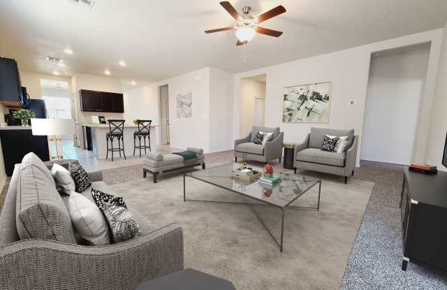 Move in Special! 1/2 off 1st months rent! 3 bed 2 bath home in Los Lunas