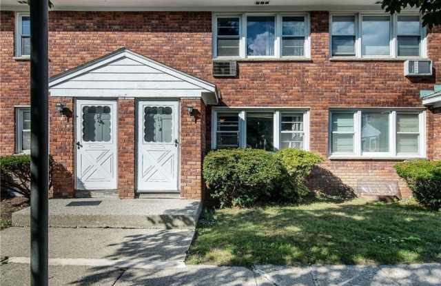 Photo of 2710 South Road