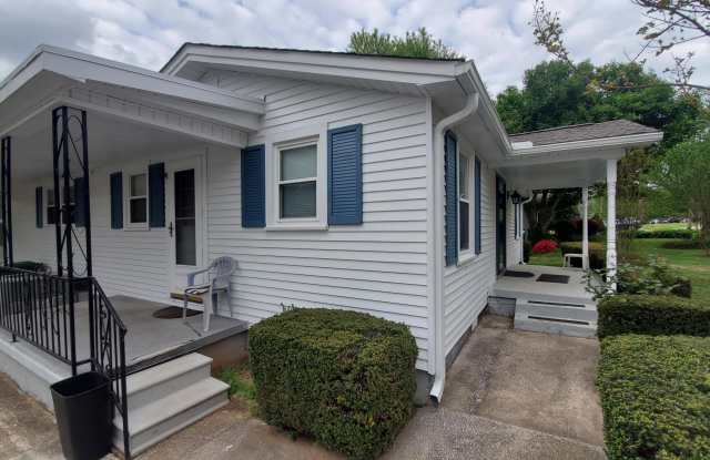 1113 Humes Avenue Northeast