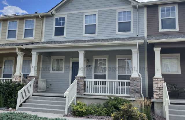 Great 3-Bedroom Townhouse in Southeast Colorado Springs