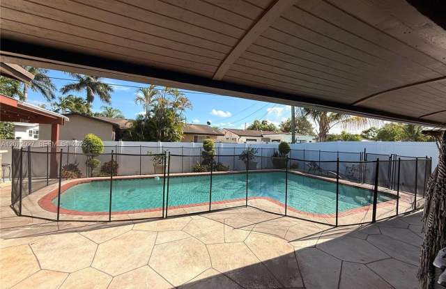 11450 NW 30th Place, Sunrise, FL 33323