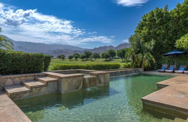 55493 Southern Hills