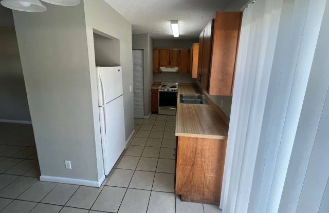 519 NW LAKE CITY AVE #101