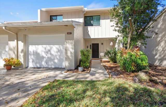 1626 SW Crossing Circle