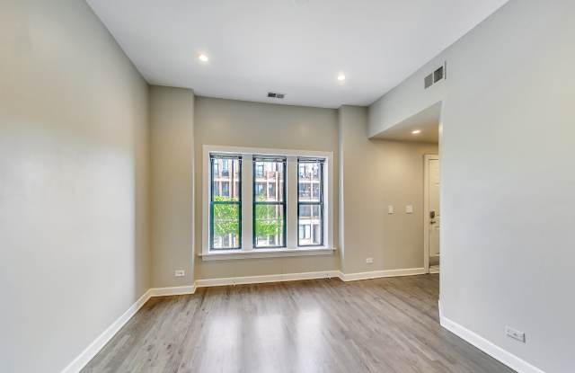 2709 West Chicago Avenue