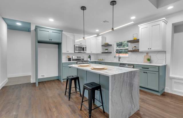 1152 North Boston Avenue