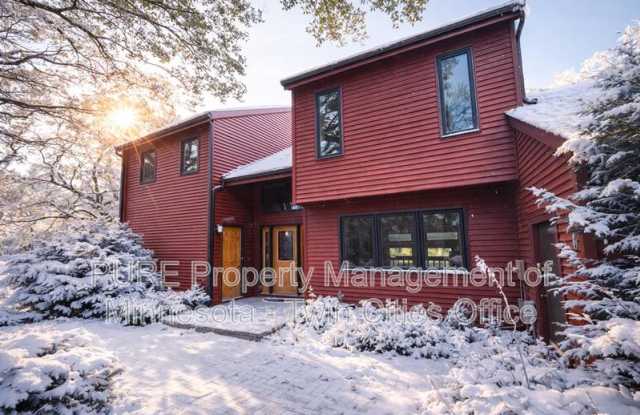 Photo of 4432 Woodlane Dr