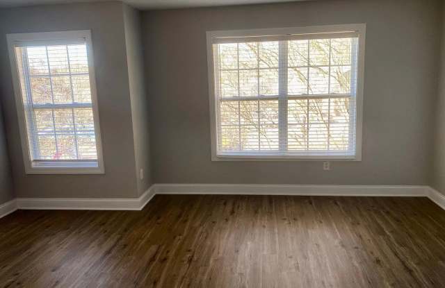 Room in 3 Bedroom Townhome at Bayrose Cir