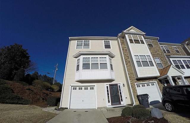 Photo of Room in 4 Bedroom Home at Haywards Heath Ln