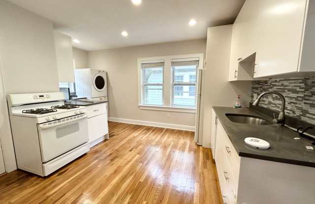 Mission Hill Modern 4bed Apartment with laundry - September 1 move in