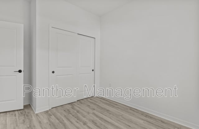 1106 Gretchen Avenue South