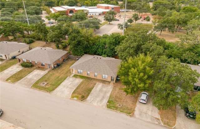 625 W Ridge Dr