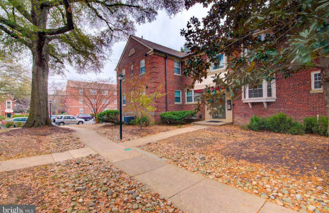 Photo of 2100 N SCOTT Street unit: 101