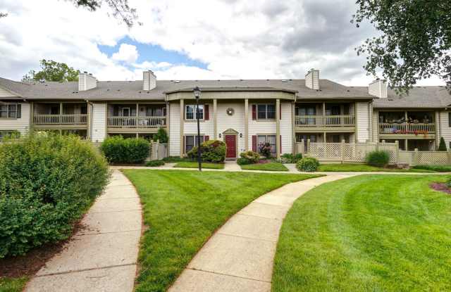 Beautiful 2-Bedroom 2-Bathroom Condo with Loft In The Heart of Germantown