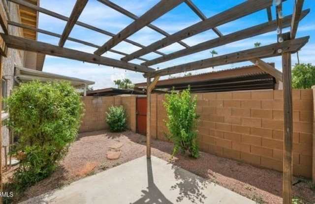 Photo of 8249 E THOMAS Road E