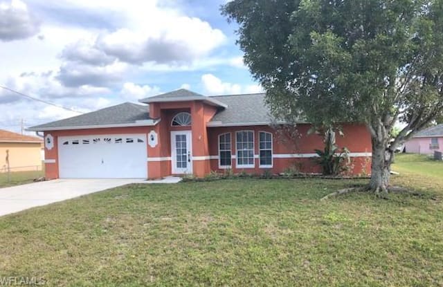 723 Fargo DR - 723 Fargo Drive, Lehigh Acres, FL 33913