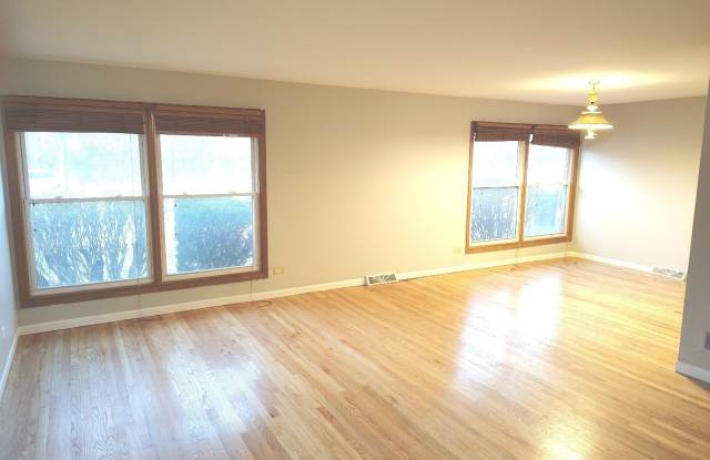 1123 Ridge Road