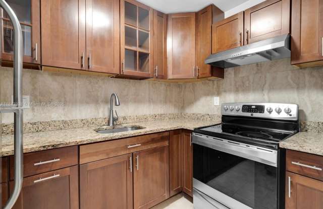 11398 Royal Palm Blvd