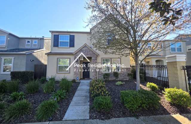 Spacious 4bd/2ba House - Gated Community