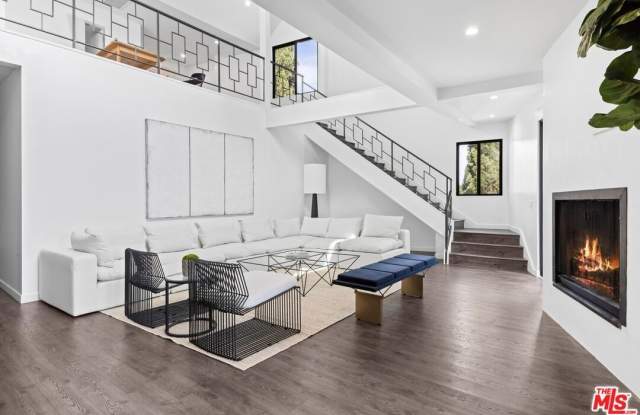 8755 Shoreham Dr unit: 400