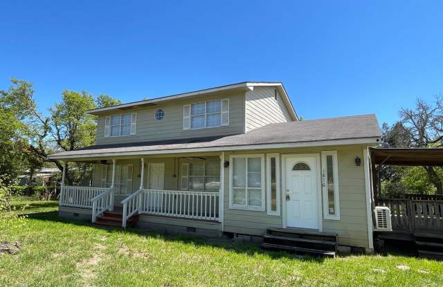 Spacious home on almost an acre in the heart of Leander! photos photos