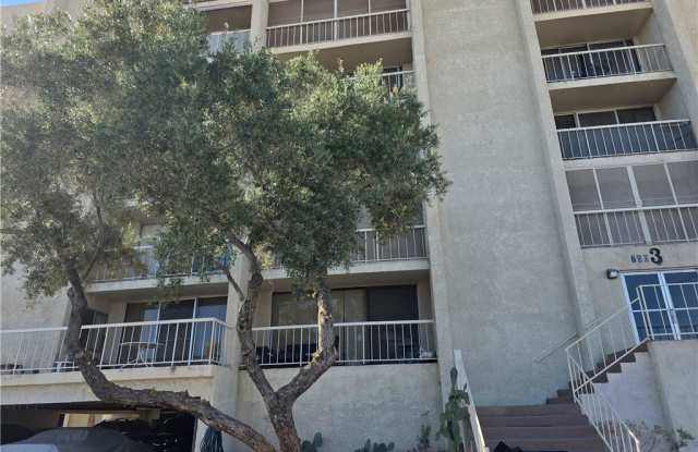 750 S Royal Crest Circle