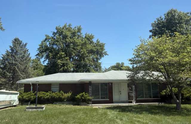 901 Cadora Dr