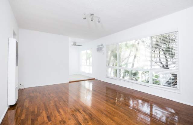 336 S Alexandria Ave