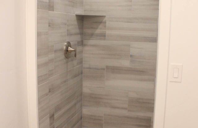 576 Lewski Ln - Unit 2