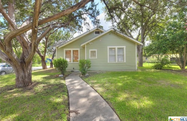 761 E Ireland Street - 761 East Ireland Street, Seguin, TX 78155