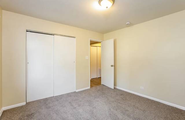 2033 North Carlisle Street