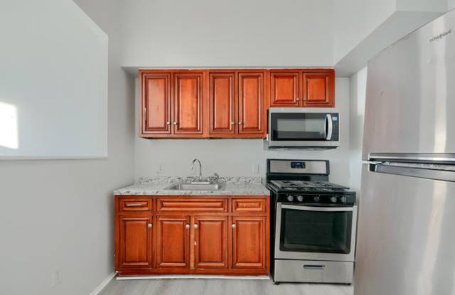 Photo of 800 North Fulton Avenue