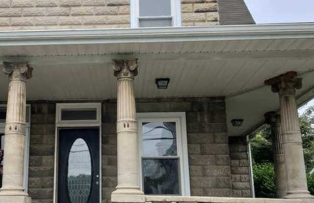 Photo of 3933 East Grant Street