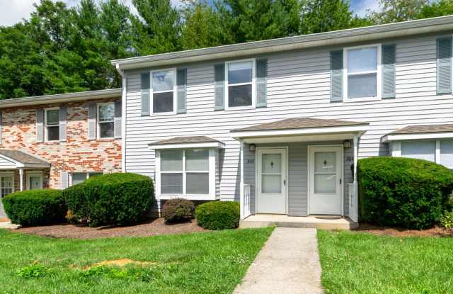 4 Bed/2 1/2 Bathroom On Bus Line Undergrads Pets