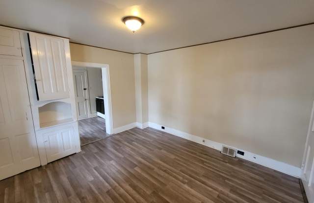 923 WALNUT Street unit: 1