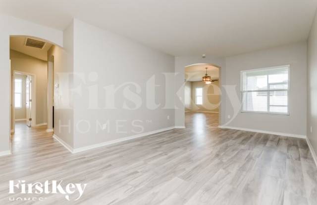 533 Interlock Street