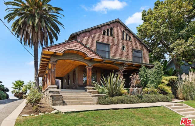 1046 W KENSINGTON RD