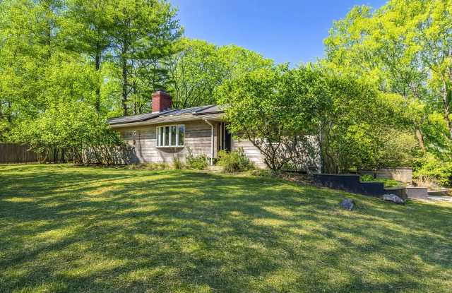 11 Deer Lane