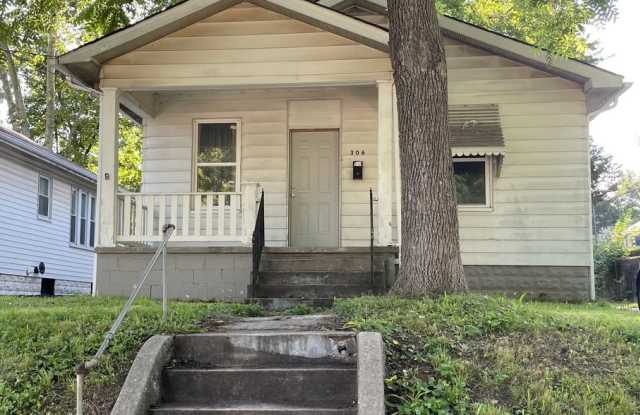 Two bedroom house in Alton