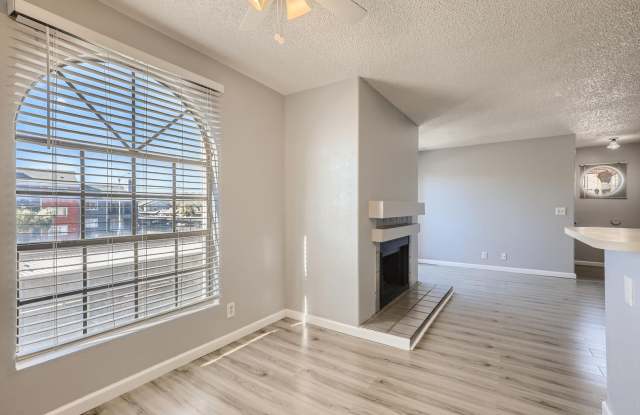 ** MOVE IN SPECIAL! HALF OFF FIRST MONTH'S RENT! ** Charming 2 Bed, 2 Bath Condo in Gated Community!