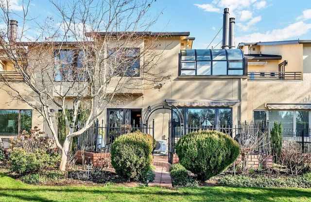 574 Wimbledon Ct.