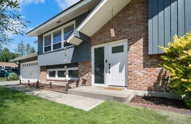 Spacious 4-Bedroom Pet-Friendly Home in North Spokane
