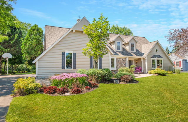 3629 W Sherbrooke Dr - 3629 Sherbrook Drive, Mequon, WI 53092