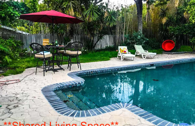 Photo of 2829 Clyde Avenue