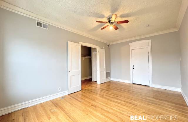 Photo of 2244 W Wilson Ave