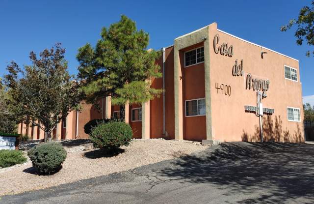 Casa Del Arroyo Apartments