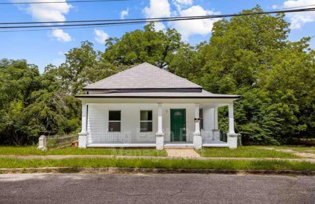 552 S Bainbridge Street